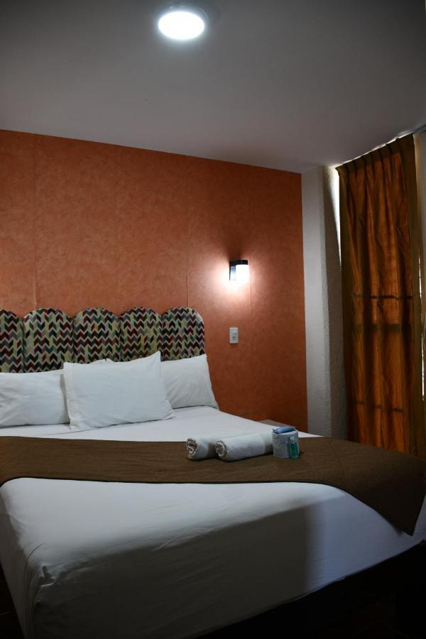Hotel Flamingos Guadalajara Exterior foto